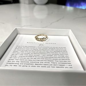 Bryan Anthony’s beautifully broken ring size 7 14k gold cz